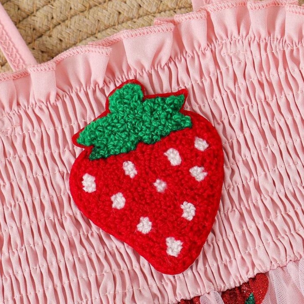 🍓🎀Berry first birthday Outfit and decor! 🎀🍓 - Picture 13 of 14